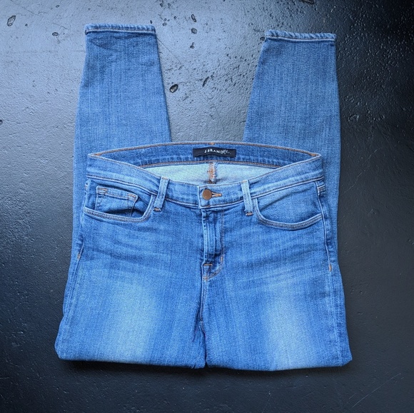 J Brand 835 Midrise Zip Capri Jeans in Tone - Picture 5 of 8